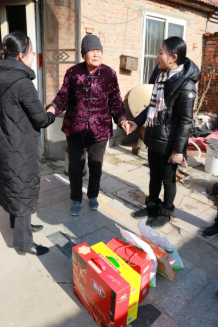 寒冬臘月送溫暖，真情幫扶暖人心 ——德才裝飾走訪慰問膠州市困難群眾(圖4)