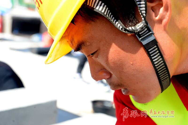 比速度拼質(zhì)量！青島農(nóng)民工建筑技能大比拼(圖6)