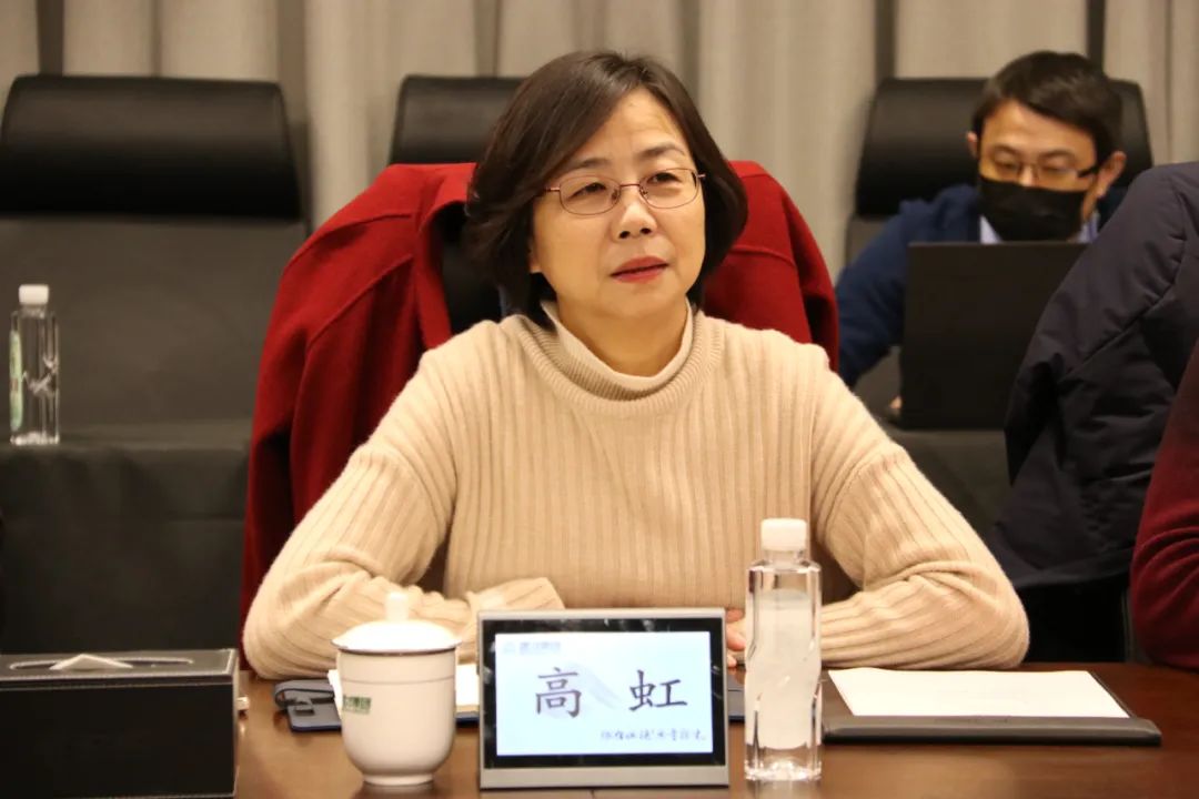 青島市建筑工程管理服務(wù)中心高虹副主任一行蒞臨中建聯(lián)合調(diào)研指導工作(圖2)