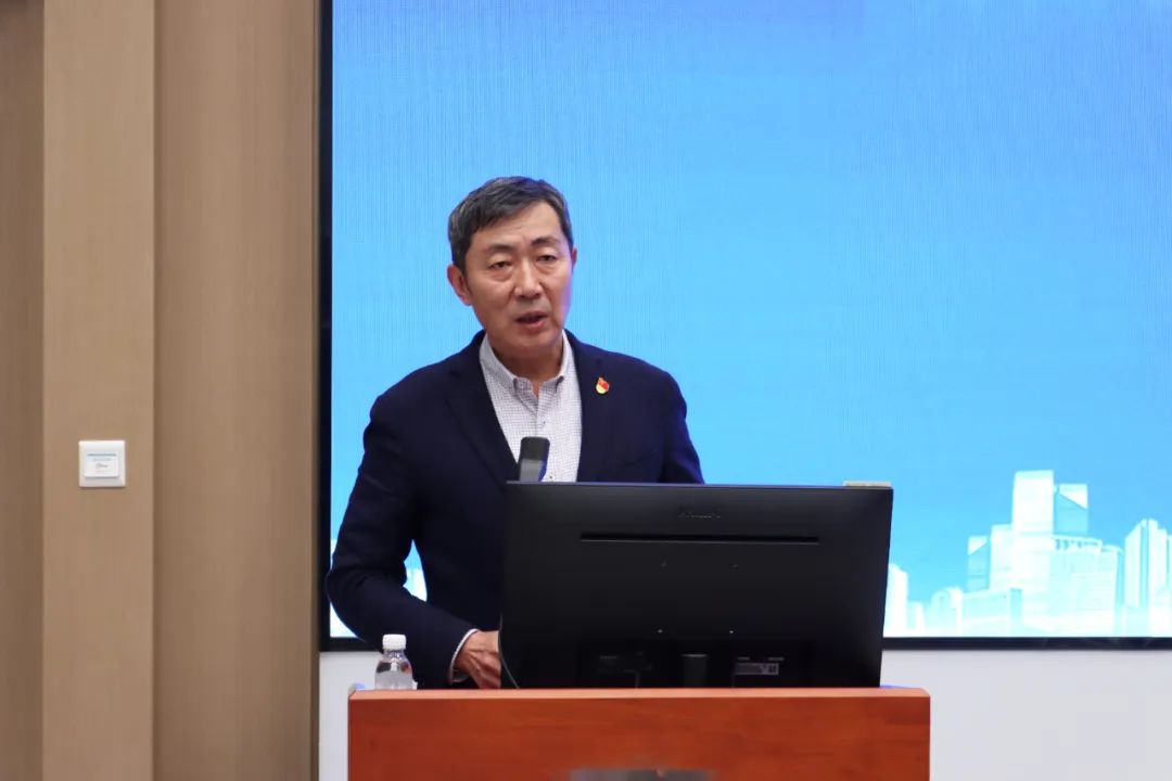 嶗山區(qū)建筑業(yè)協(xié)會(huì)換屆大會(huì)圓滿(mǎn)完成，中建聯(lián)合當(dāng)選為會(huì)長(zhǎng)單位(圖2)
